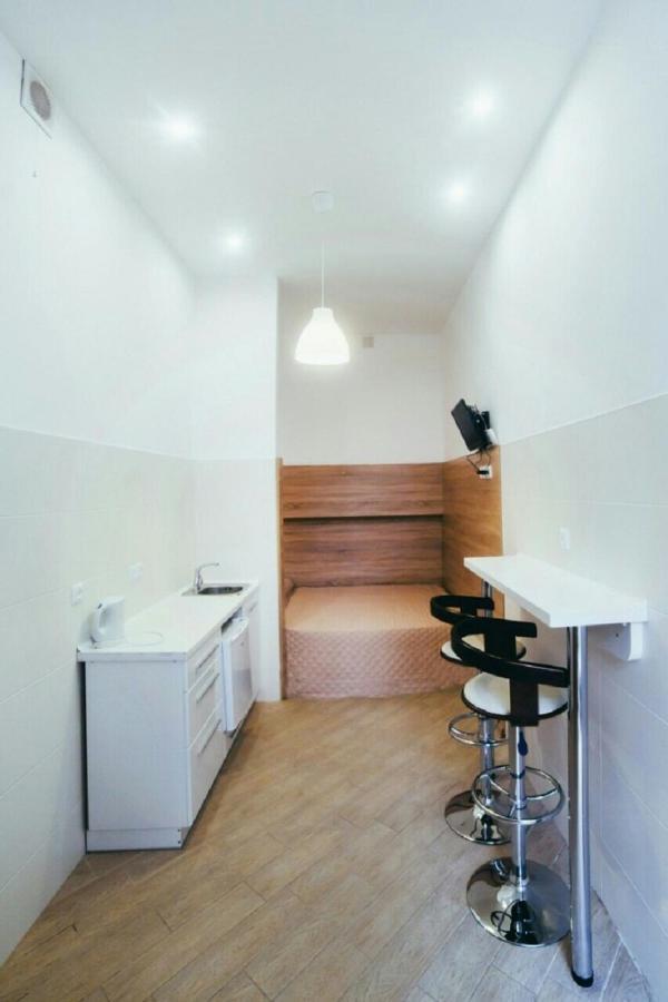 Apartment On Kulisha 29 -Mini Economy Apartments In The Central Part Of Lviv Bagian luar foto