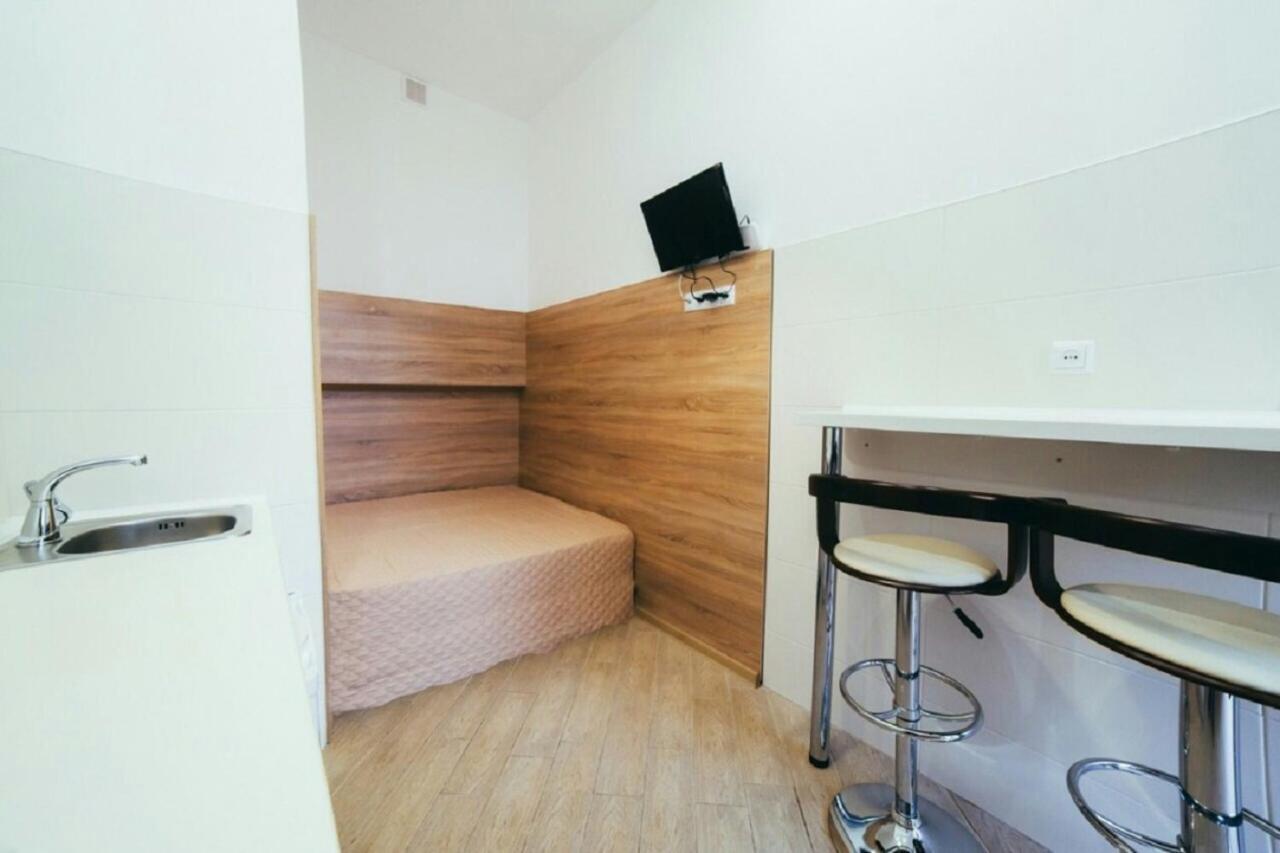 Apartment On Kulisha 29 -Mini Economy Apartments In The Central Part Of Lviv Bagian luar foto